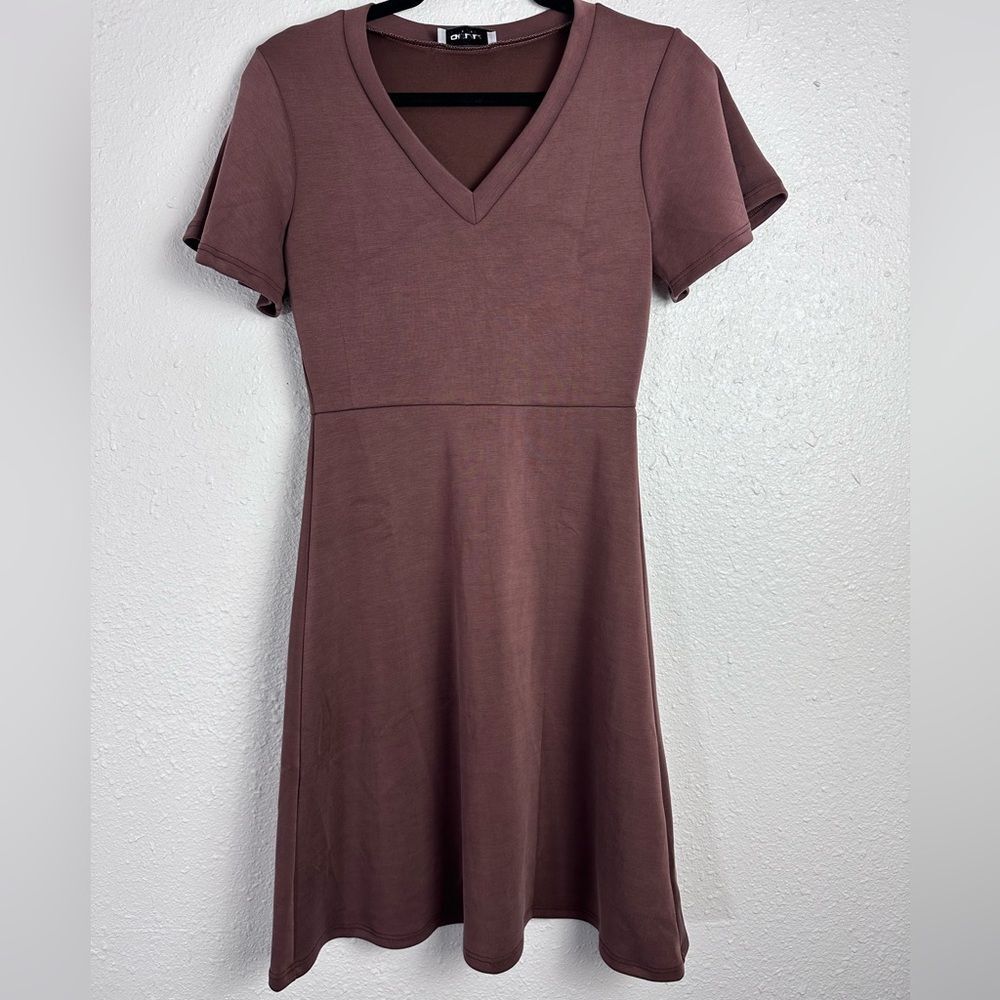 Gilli Chocolate Brown V-Neck Mini‎ Dress Size Small